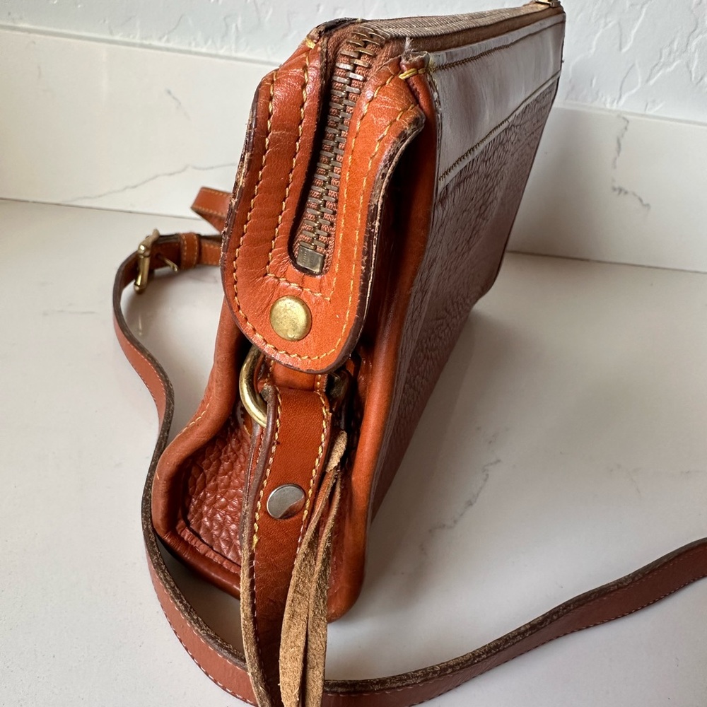 Vintage Dooney & Bourke Tan Crossbody Bag with Pebbled Leather-Made in USA - Picture 5 of 11